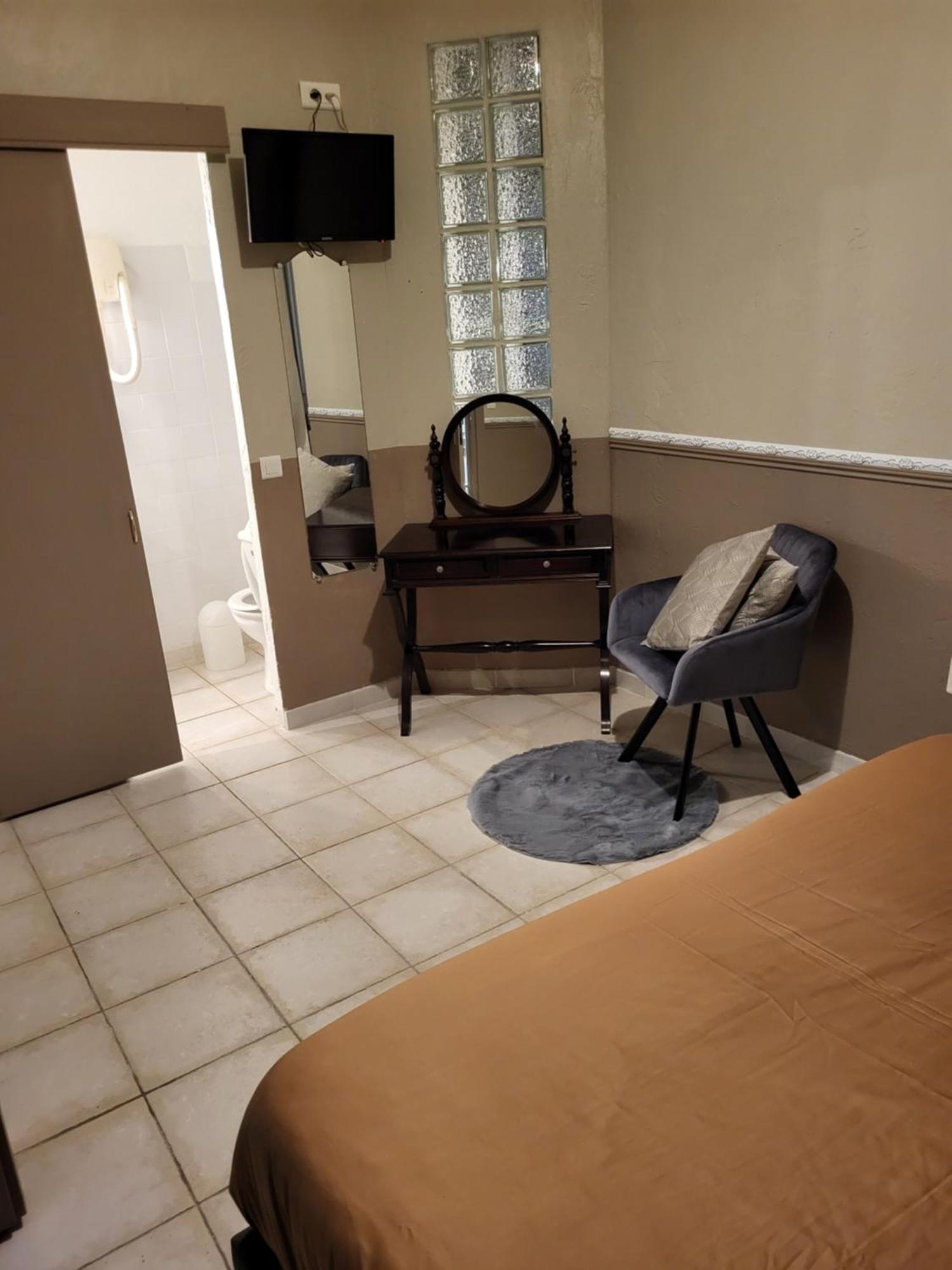 Akwaba Chez Ouli Hotel Levens Ngoại thất bức ảnh